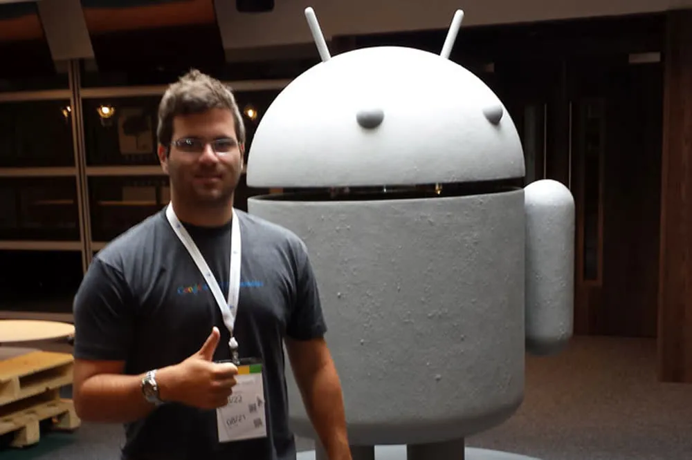 André with a thumbs up next to the Android statue at Google's European Student Ambassador Summit in Dublin