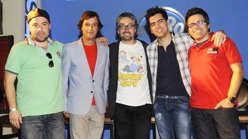 André with the hosts of 5 Para a Meia-Noite